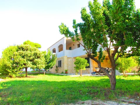 Property building, Garden, On site