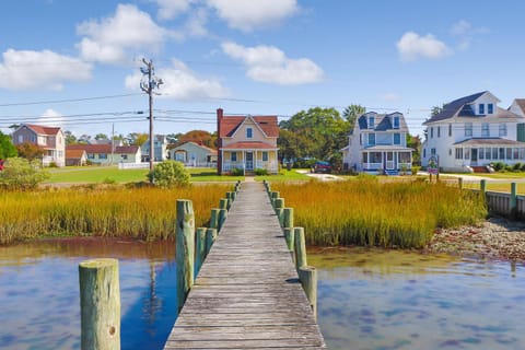 Almost Heaven - Pet friendly; Waterfront home! House in Chincoteague Island