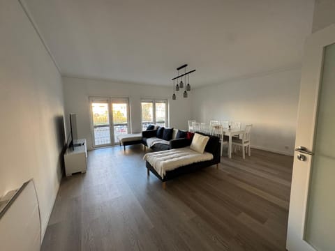TV and multimedia, Living room, Photo of the whole room, Seating area