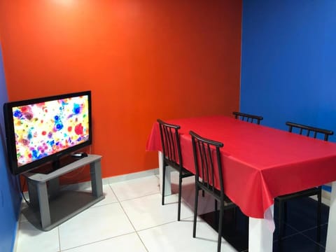 Communal lounge/ TV room, TV and multimedia, Dining area