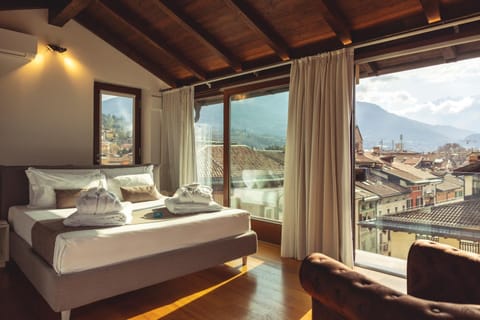 Living room, Bedroom