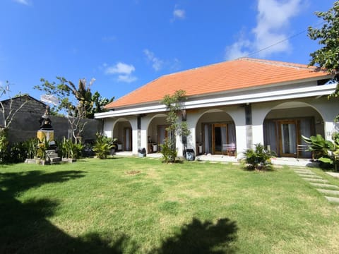 Property building, Day, Garden, Garden view