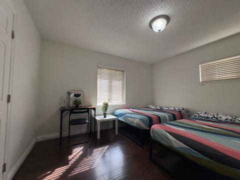 The Disney Hostel - West Fullerton Hostel in Buena Park