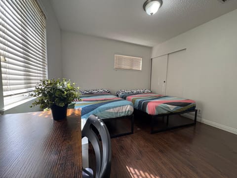 The Disney Hostel - West Fullerton Hostel in Buena Park