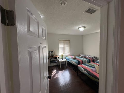 The Disney Hostel - West Fullerton Hostel in Buena Park