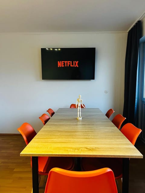 TV and multimedia, Living room, Dining area