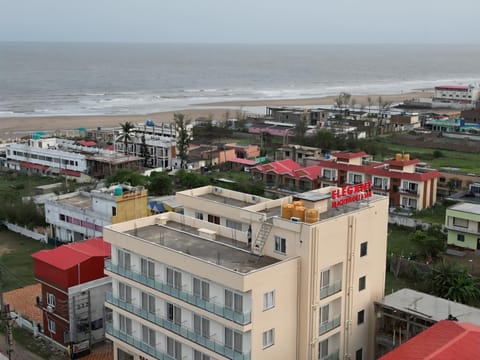 Property building, Day, City view, Sea view, Street view, Location