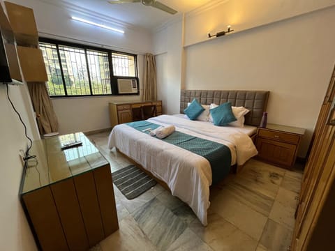 Bed, air conditioner