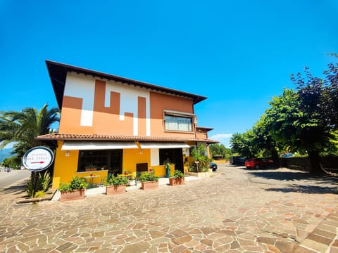 Albergo B&B Tenesi Hotel in Manerba del Garda