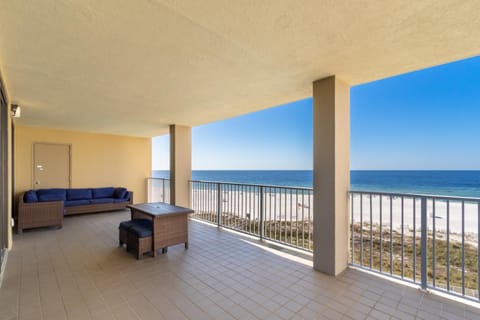 View (from property/room), Balcony/Terrace, Seating area