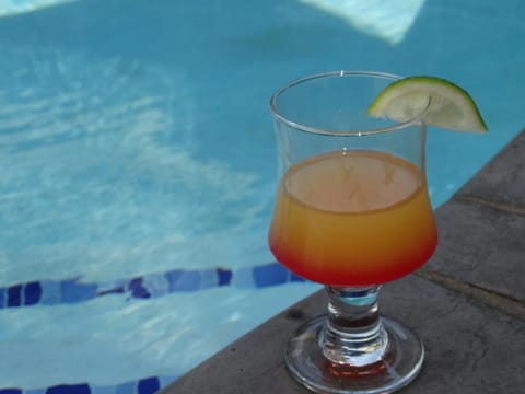 Spring, Day, Summer, On site, Swimming pool, Swimming pool, Alcoholic drinks, Non alcoholic drinks, Sunrise
