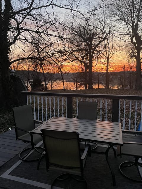 Beautiful Lakeview Chateau with Stunning Views home House in Cherokee Reservoir