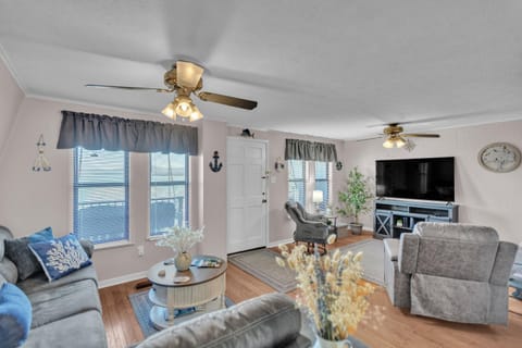 Beautiful Lakeview Chateau with Stunning Views home House in Cherokee Reservoir