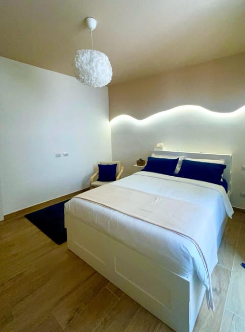 Bed, TV and multimedia, Bedroom, furniture, air conditioner