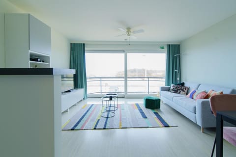 De Zandroos - zicht op duinen en zee Apartment in De Panne