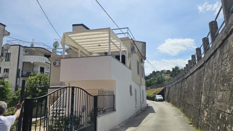Property building, Street view