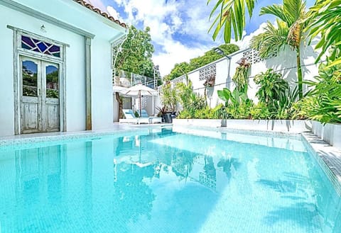 Property building, Garden, Garden view, Pool view, Swimming pool, sunbed