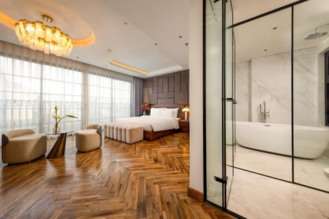 Shower, Bed, Bathroom, Photo of the whole room, Bedroom, Bath, towels