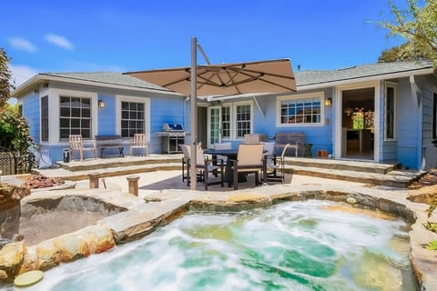 La Jolla Shores Perfection with Hot Tub, Fence Yard, AC & Grill House in La Jolla Shores
