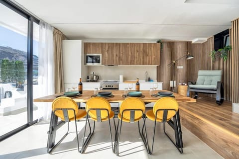 Communal lounge/ TV room, Kitchen or kitchenette, Seating area, Dining area
