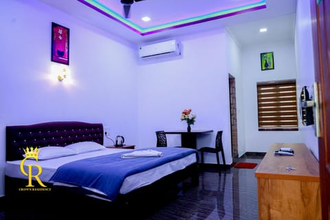 Bed, Photo of the whole room, Bedroom, air conditioner