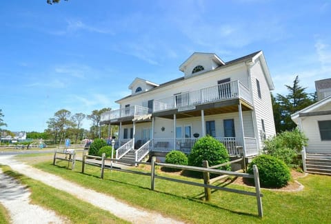 Assateague Overlook - Water views w/ public dock! House in Chincoteague Island