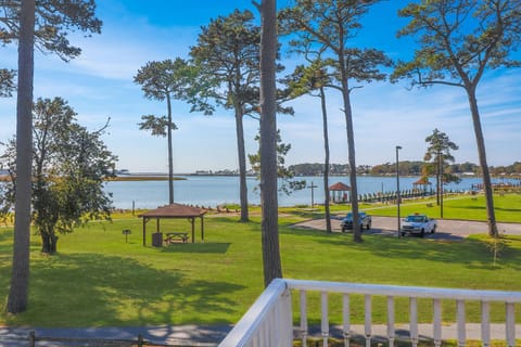 Assateague Overlook - Water views w/ public dock! House in Chincoteague Island