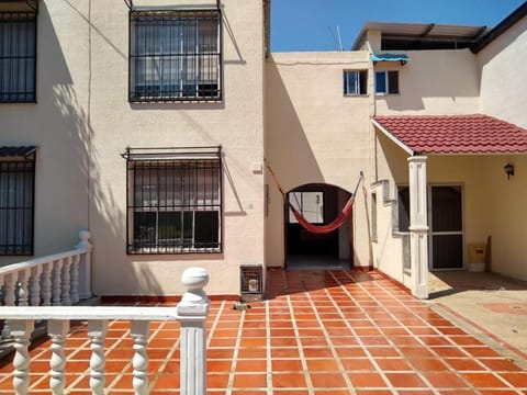 Facade/entrance, Balcony/Terrace