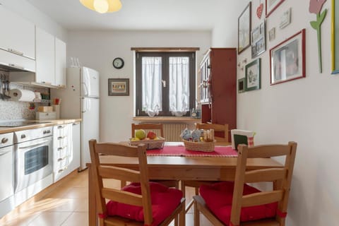 Property building, Kitchen or kitchenette, Living room