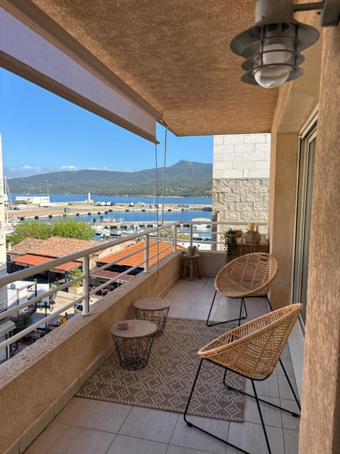 Appartement plein centre vue mer PROPRIANO Apartment in Propriano