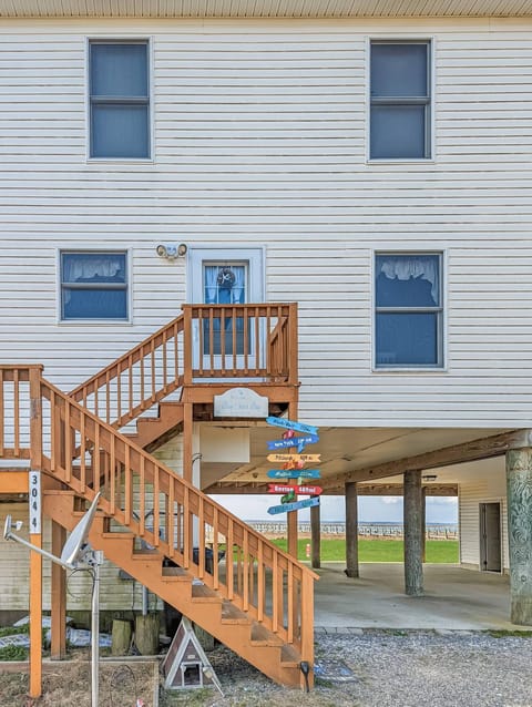 Blue Chair Bay - Waterfront townhome with Fishing pier! House in Chincoteague Island