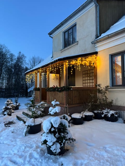Property building, Day, Winter