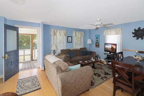 Blue Moon - Pet friendly and great location! House in Chincoteague Island
