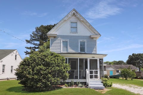 Blue Moon - Pet friendly and great location! House in Chincoteague Island