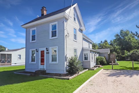 Blue Point - Pet friendly with Outdoor shower! House in Chincoteague Island
