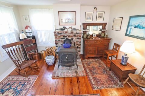 Blue Point - Pet friendly with Outdoor shower! House in Chincoteague Island