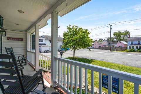 Casa del Mar - Pet friendly with Hot tub! House in Chincoteague Island