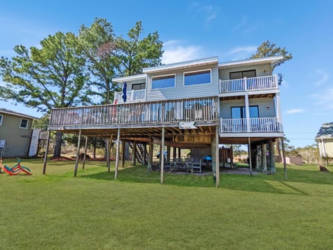 Cedar Cove - Waterfront home with Fire pit! House in Chincoteague Island