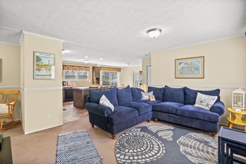 Charlie's Cove - Pet friendly w/ Fenced yard! House in Chincoteague Island