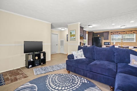 Charlie's Cove - Pet friendly w/ Fenced yard! House in Chincoteague Island