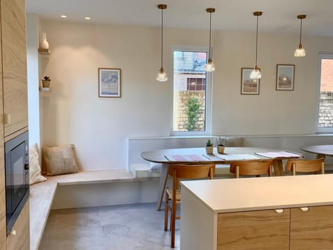 Dining area, kitchen