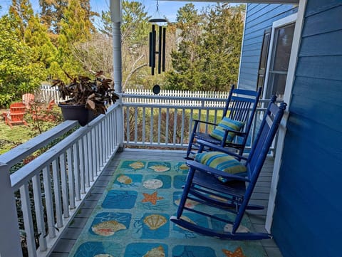 Egret's Cove - Pet friendly w/ Hot tub! House in Chincoteague Island