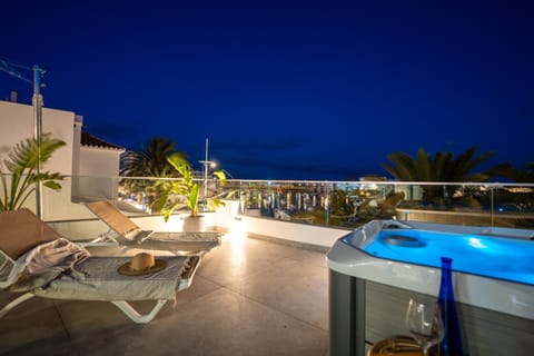 Night, Balcony/Terrace, Sea view, sunbed
