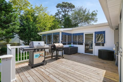 Grandma's House - Close to town, game area & pet friendly! House in Chincoteague Island