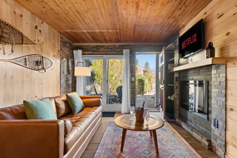Patio, Communal lounge/ TV room, Skiing, Skiing, TV and multimedia, Living room, Seating area, Hiking, Evening entertainment, Parking