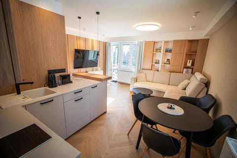 Communal lounge/ TV room, Kitchen or kitchenette, Living room