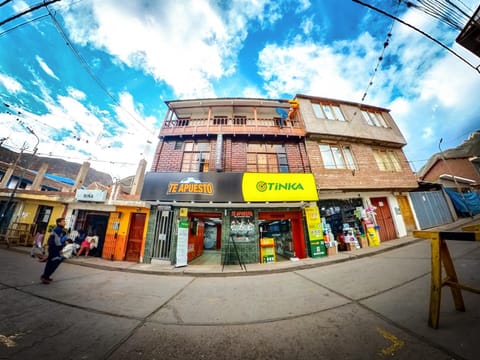 Property building, Day, Neighbourhood, On-site shops, City view, Street view, Supermarket/grocery shop