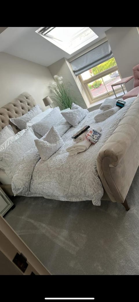 Sleeps 7, entire apartment,with restaurant next door Apartment in Metropolitan Borough of Gateshead