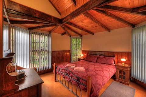 Bed, Bedroom, Lake view, Family