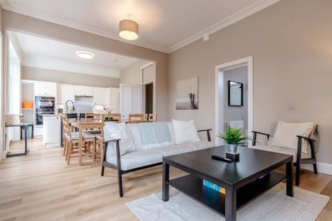 Living room, Dining area, kitchen